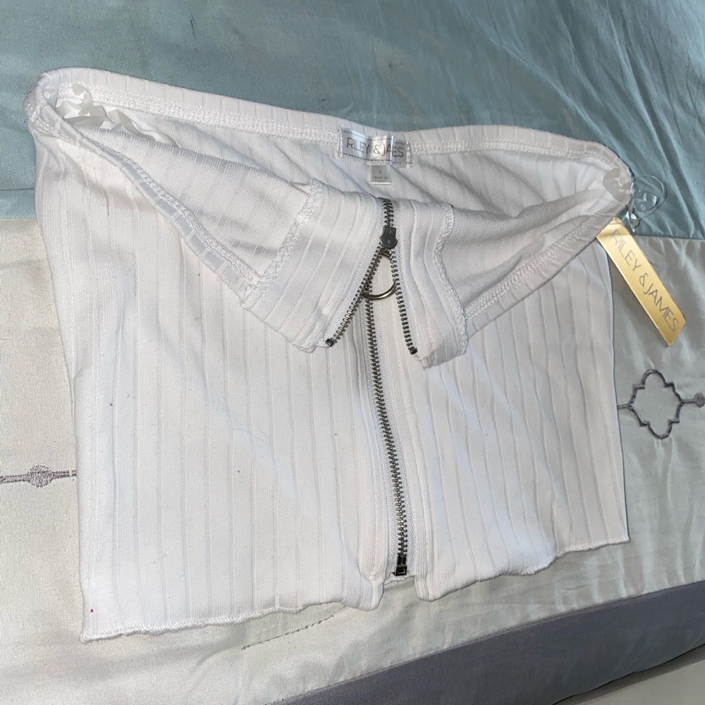 Zippered top